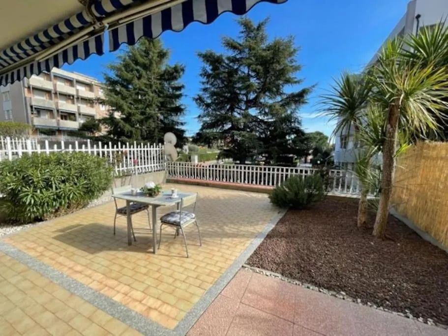 Parcheggio Gratis - Giardino - Mare 900 Mt - Wifi Appartamento Loano