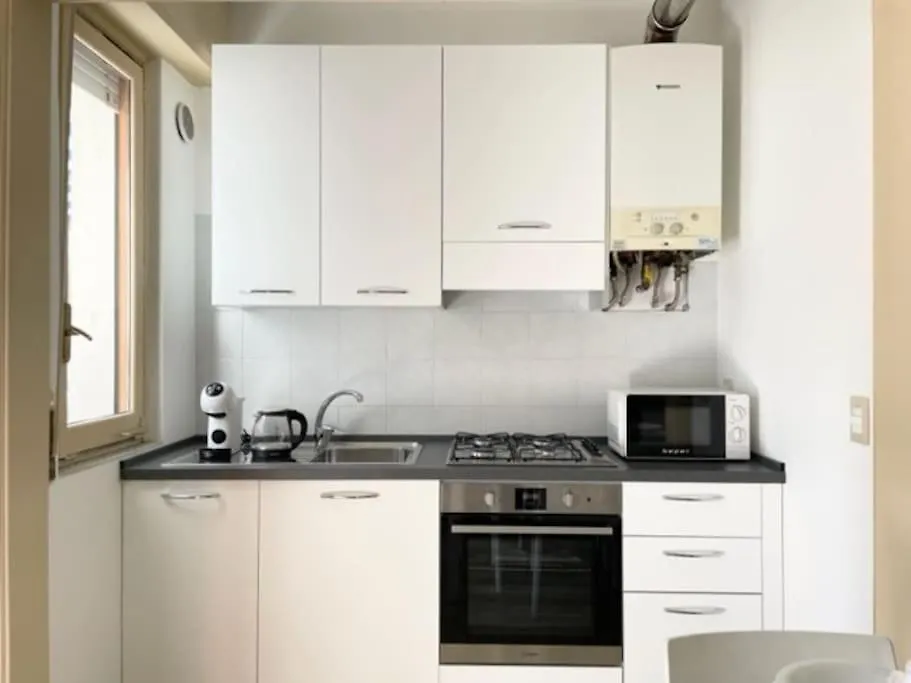 Parcheggio Gratis - Giardino - Mare 900 Mt - Wifi Appartamento Loano Italia