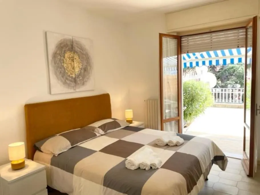 Parcheggio Gratis - Giardino - Mare 900 Mt - Wifi Appartamento Loano
